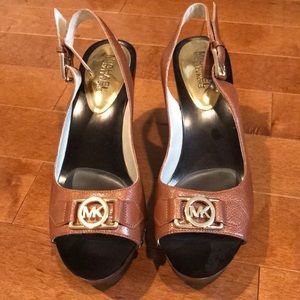 BEAUTIFUL Michael Kors wedges